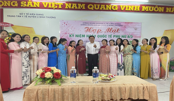  Họp mặt Ngày Quốc tế phụ nữ 08/3